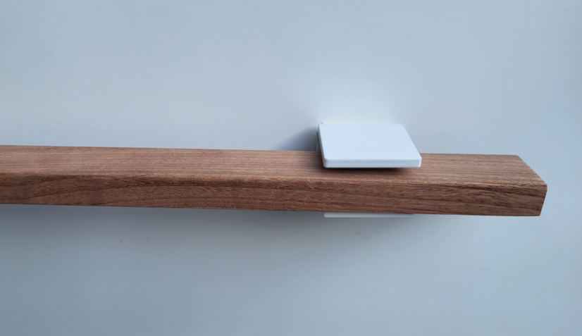 Handlauf schlanker eleganter - Holz: Iroko, Behandlungen: Lack farblos