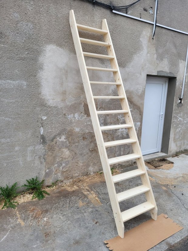 Smrkové mlynářské schody S63°