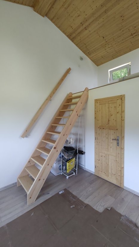 Kiefertreppe offen - Maß A/B: 220/166 (10 Treppen)