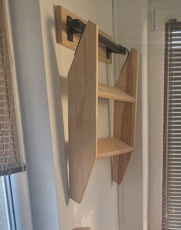 Úsporné schody s konzolí