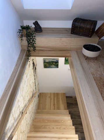 jasanové obložení stropního otvoru