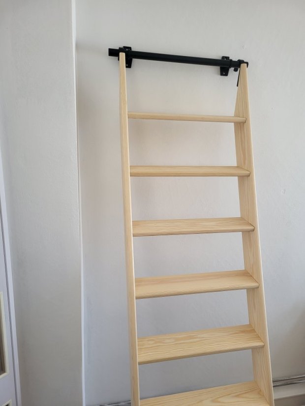 Konzole pro úsporné schody