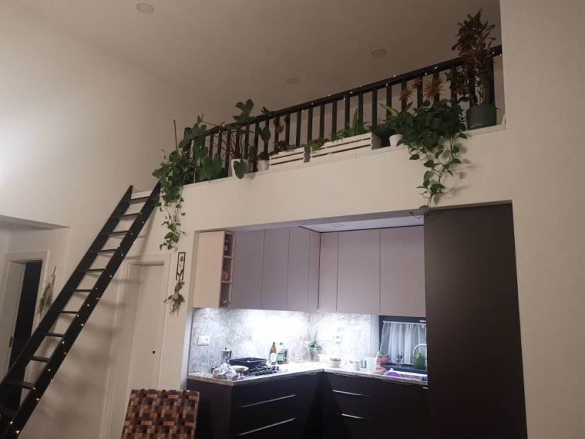 Realizácia u zákazníka v Trenčianskom kraji - čierne schody, skrátené zábradlie Pardubice a vianočná výzdoba