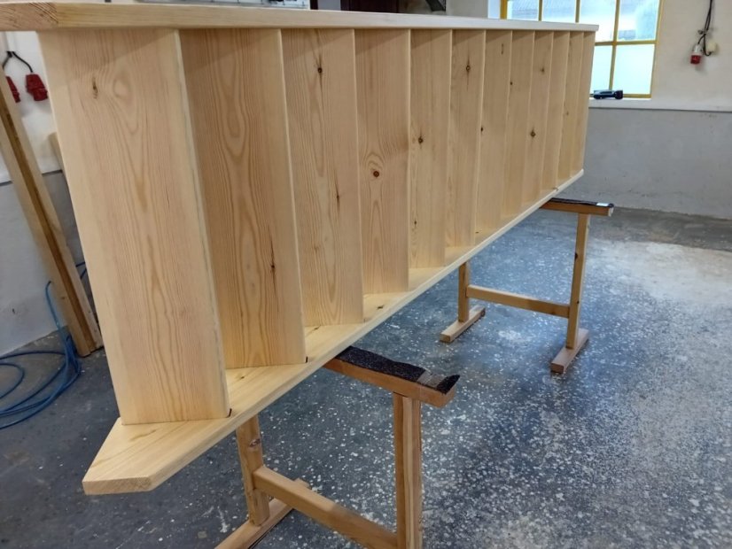 Kiefertreppe offen - Maß A/B: 220/166 (10 Treppen)