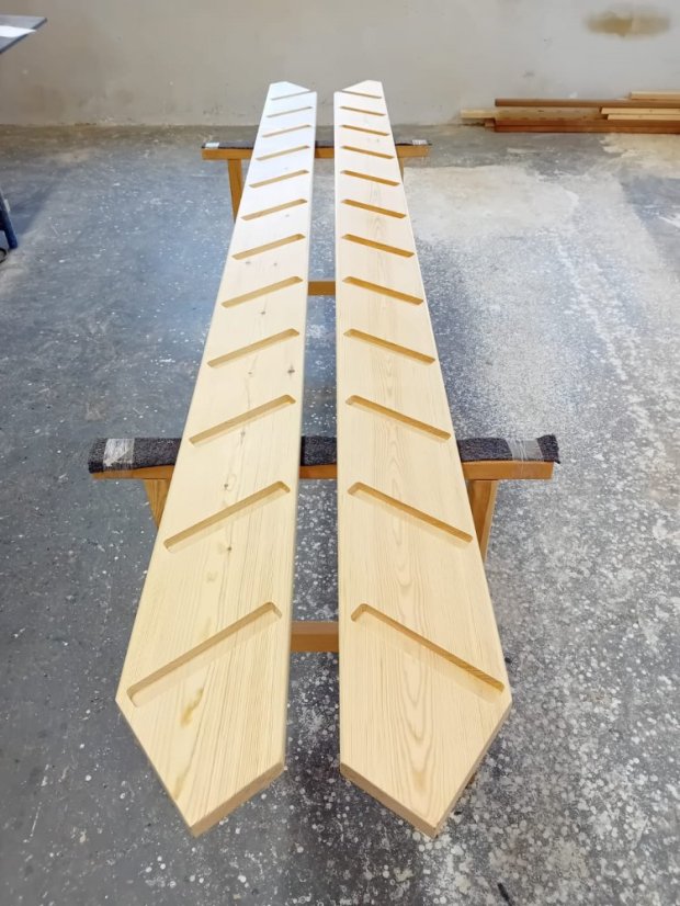 Kiefertreppe offen - Maß A/B: 220/166 (10 Treppen)