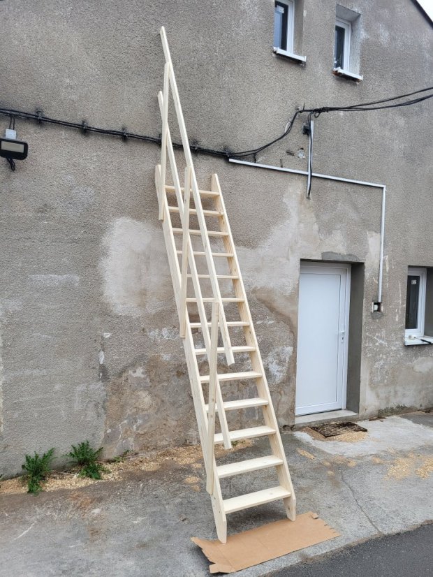 Smrkové mlynářské schody S63°